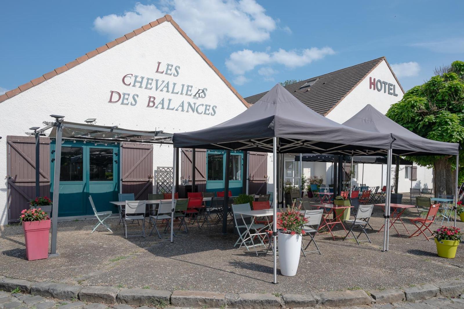 Hotel Les Chevaliers Des Balances Saint-Aubin  Exterior foto